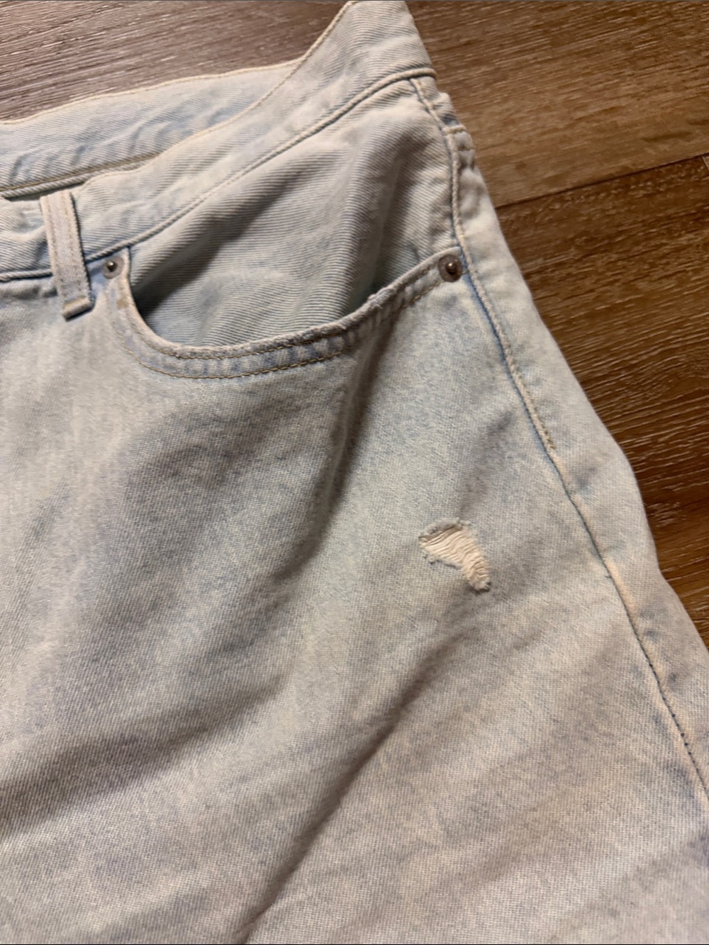 Uniqlo Light Wash Denim High-Rise Women’s Shorts - Picture 4 of 6